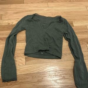 Green Urban Outfitters long sleeve crop top